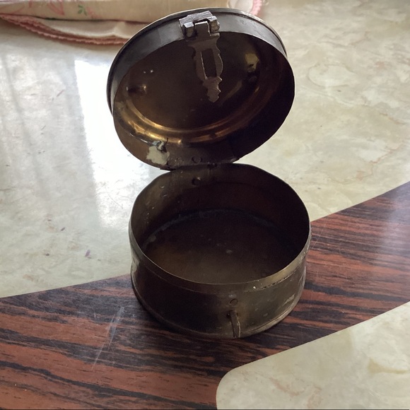 Hinged box - Picture 1 of 3